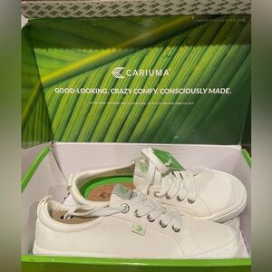 Cariuma OCA low canvas sneakers Size 8.5